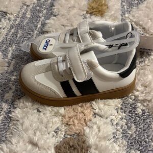 Josmo' White, Black, and Tan Sneakers